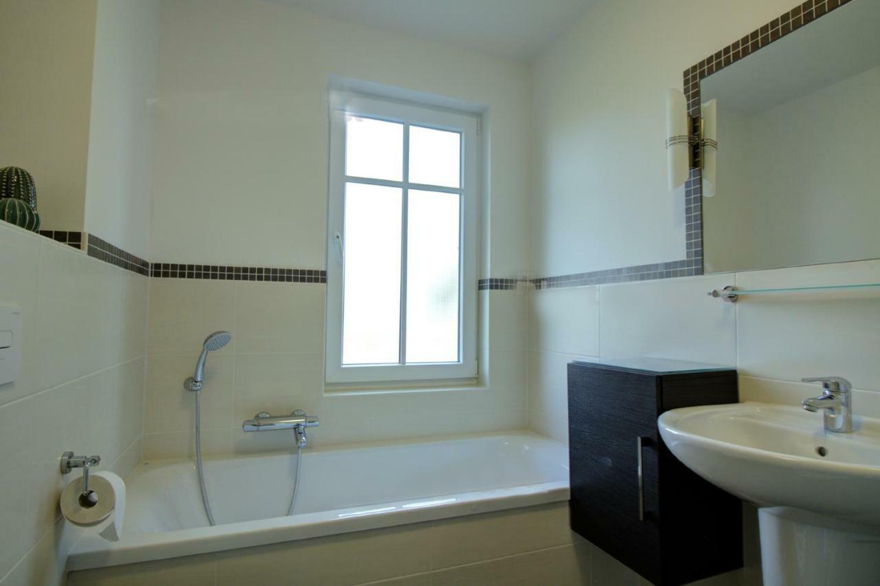 Haus Carolin Dangast Apartment ฟาเรล ภายนอก รูปภาพ